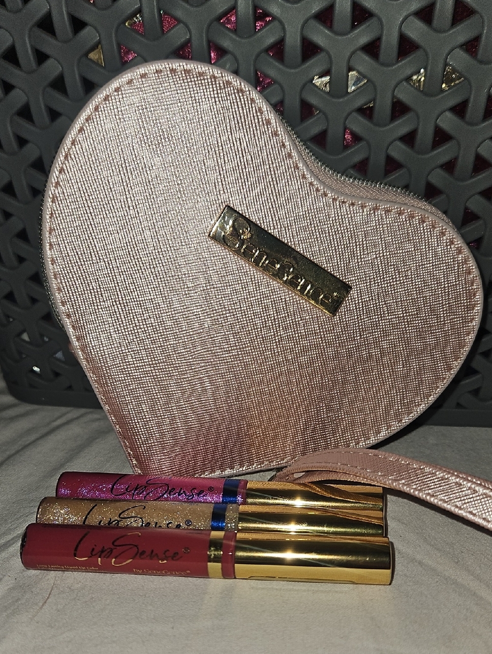 LipSense Lip Trio in 1 Color And 2 Glosses - Heart Case